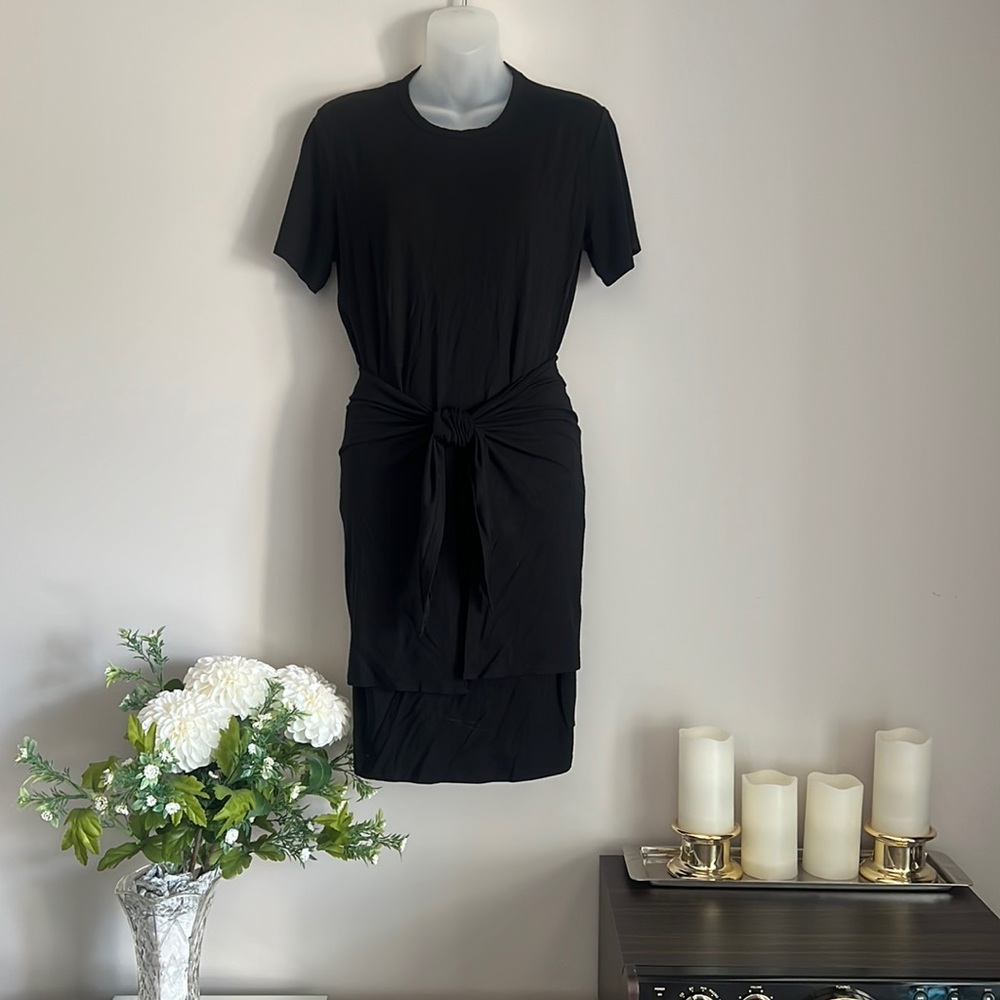 Wilfred Free black tie wrap waist flattering tshirt dress